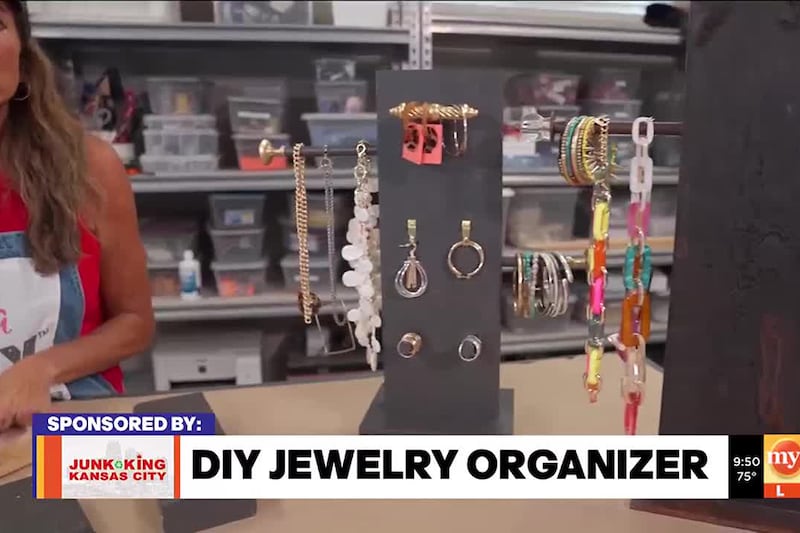 The Diva of DIY Leanne Lee is back to help you keep your jewelry in order with this DIY...